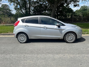 Used Ford Fiesta 2010 for sale - 79050223: Photo