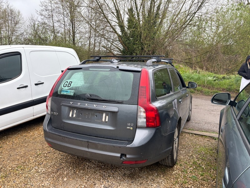 Used Volvo V50 2010 for sale - 78045255: Photo 9