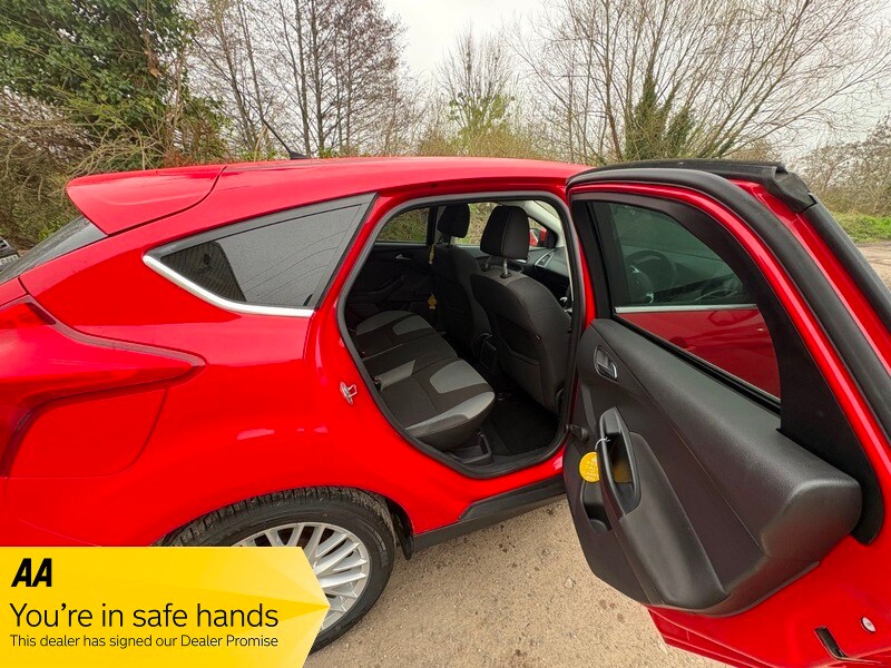 Used Ford Focus 2012 for sale - 77926690: Photo 5