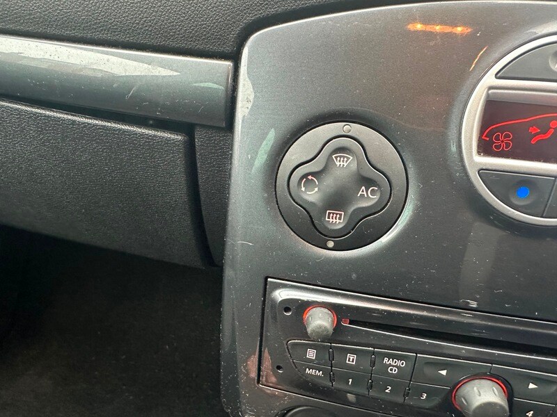 Used Renault Clio 2009 for sale - 77926682: Photo 16