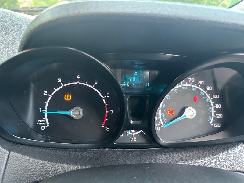 Used Ford Ecosport 2015 for sale - 77926676: Photo 22