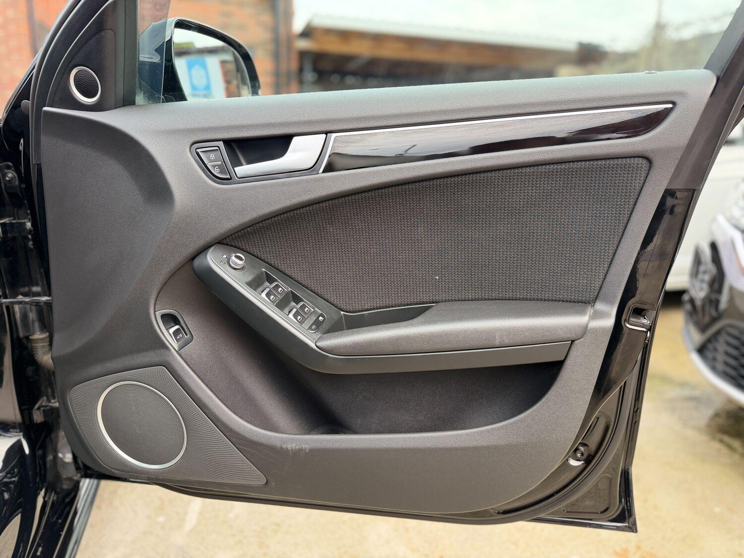 Used Audi A4 2014 for sale - 76610177: Photo 28