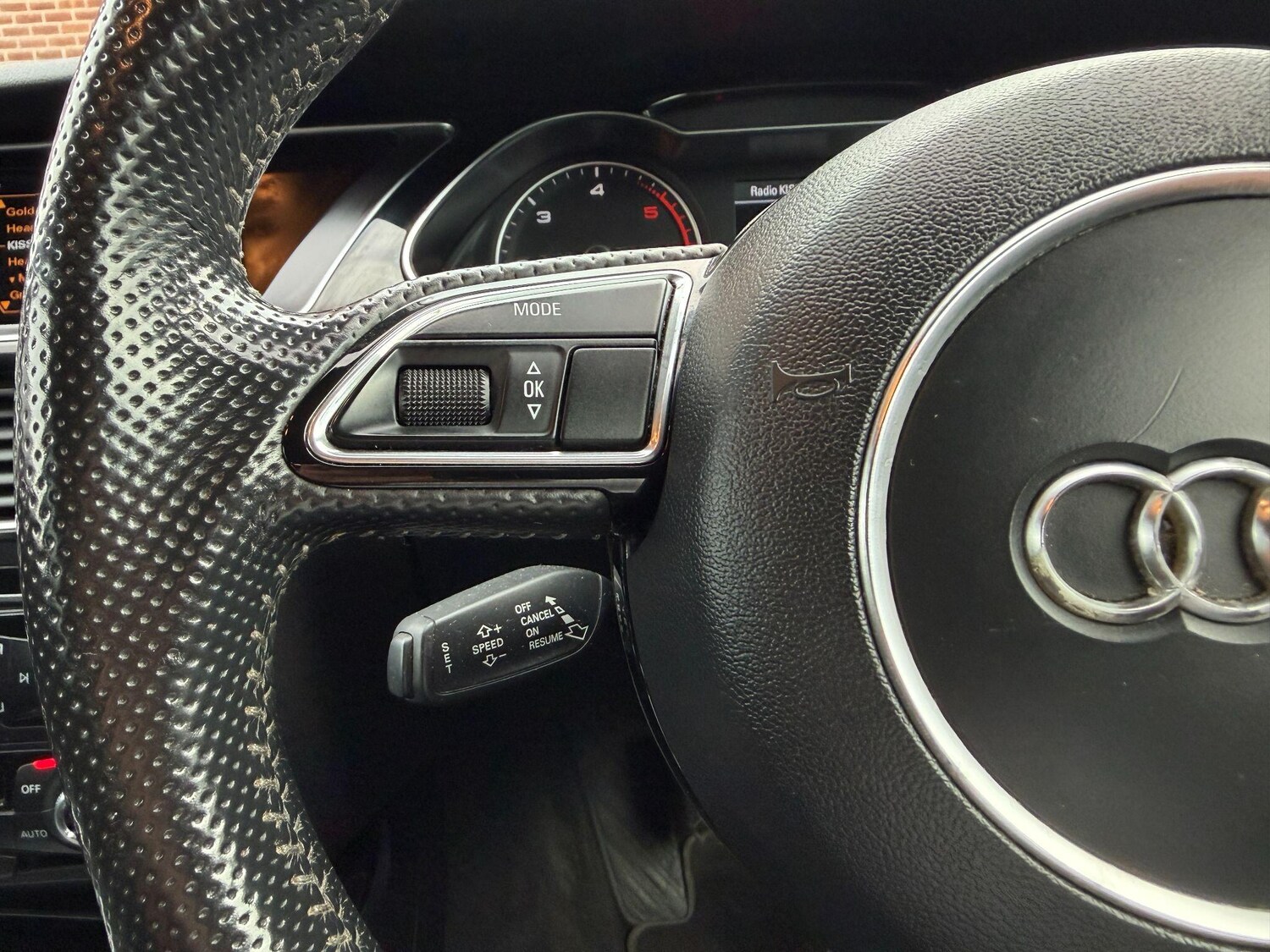 Used Audi A4 2014 for sale - 76610177: Photo 36