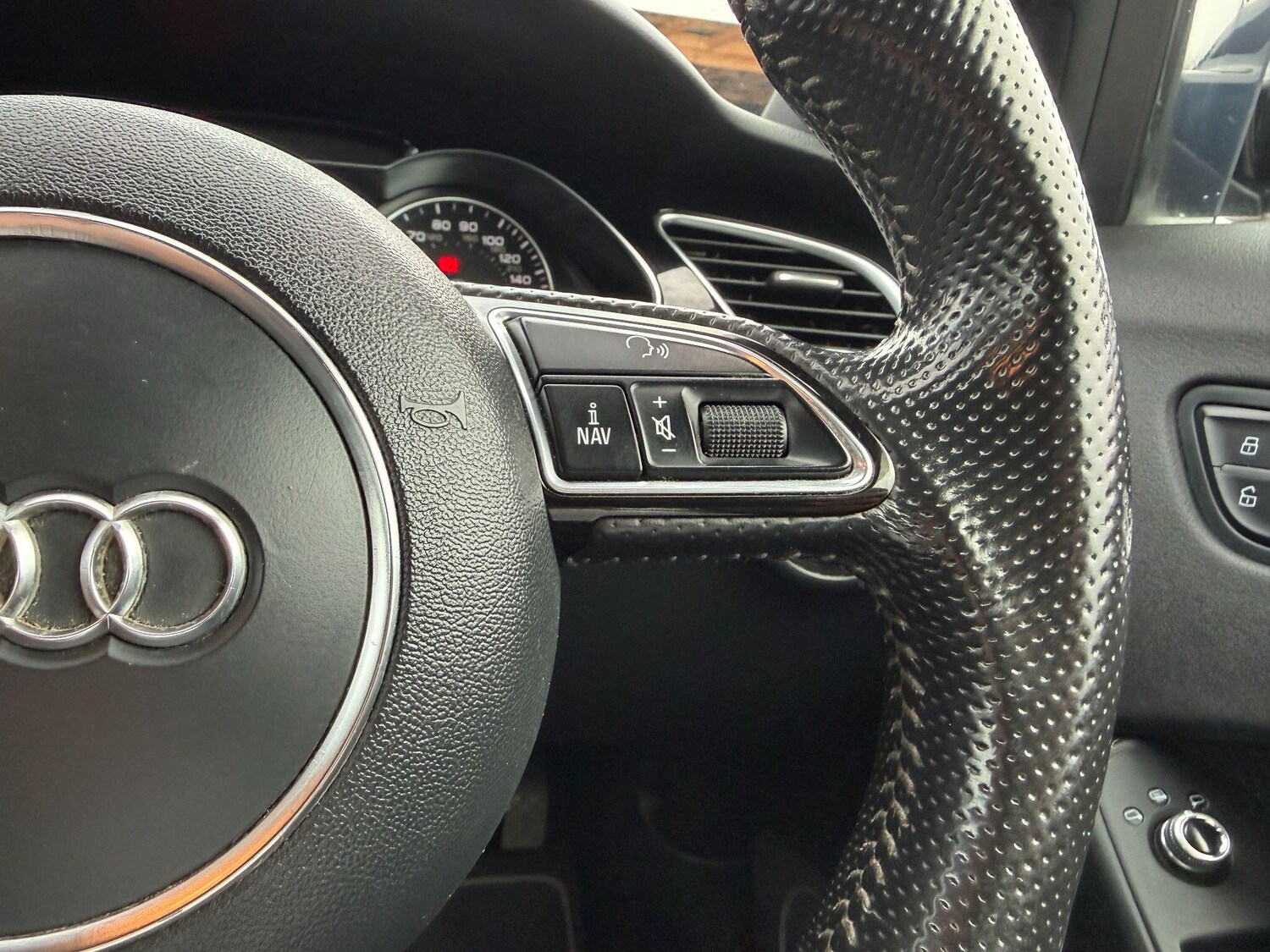 Used Audi A4 2014 for sale - 76610177: Photo 37