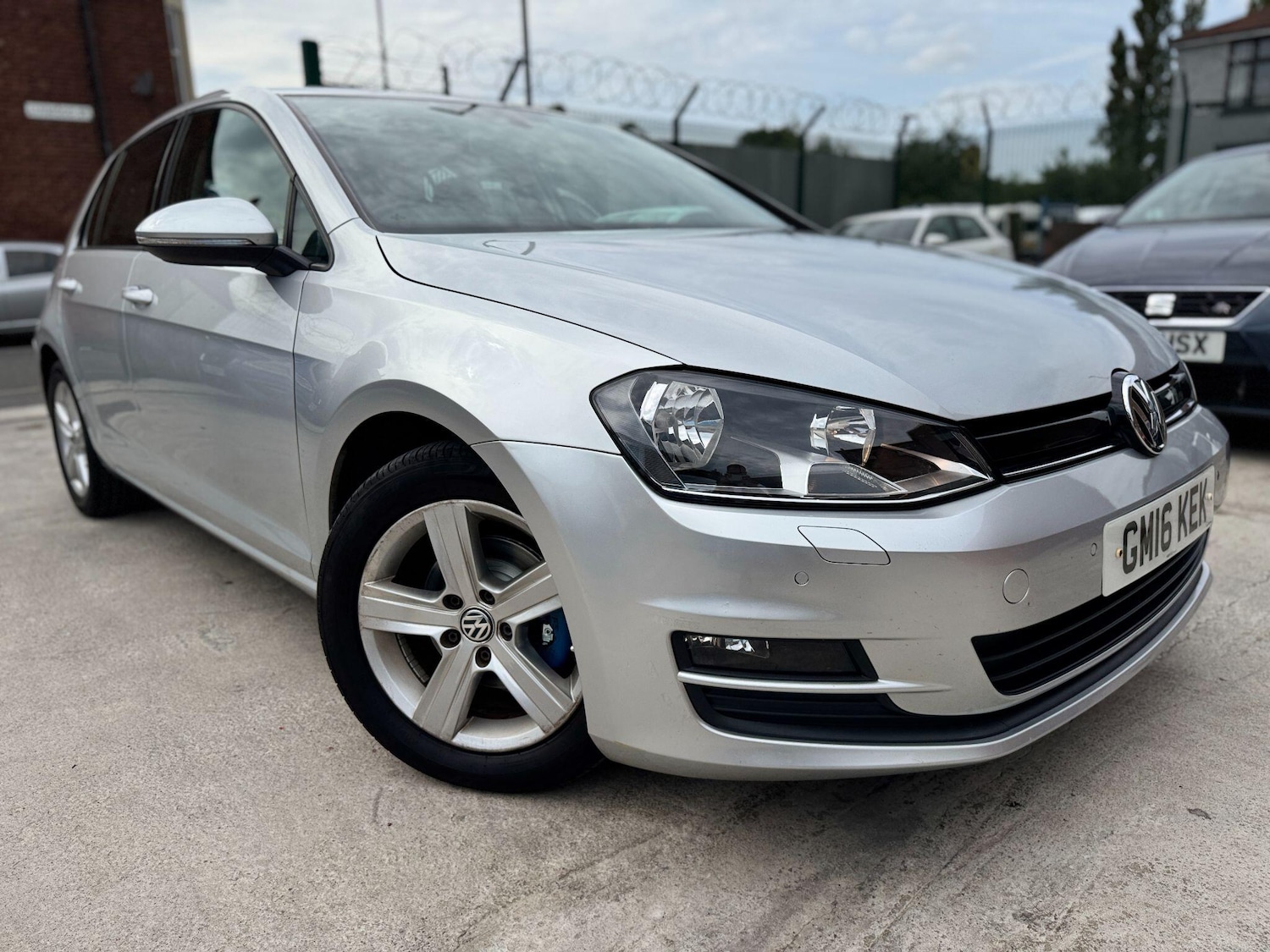 Used Volkswagen Golf 2016 for sale - 76610174: Photo 1