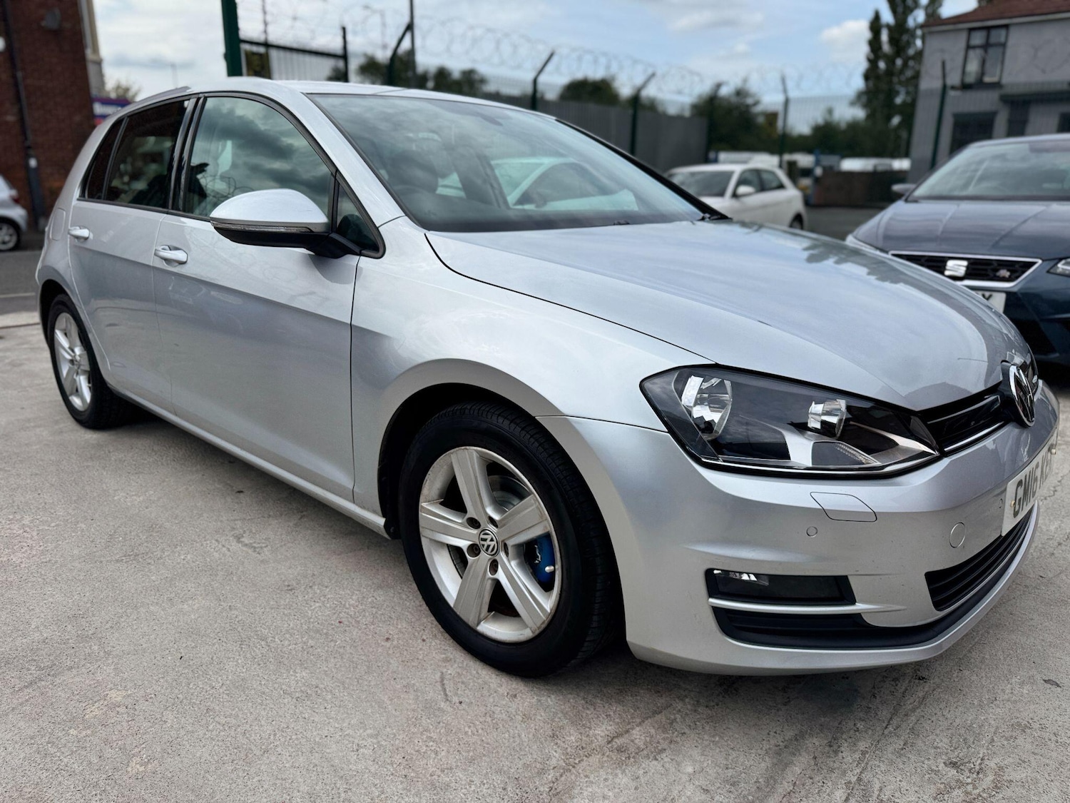 Used Volkswagen Golf 2016 for sale - 76610174: Photo 3