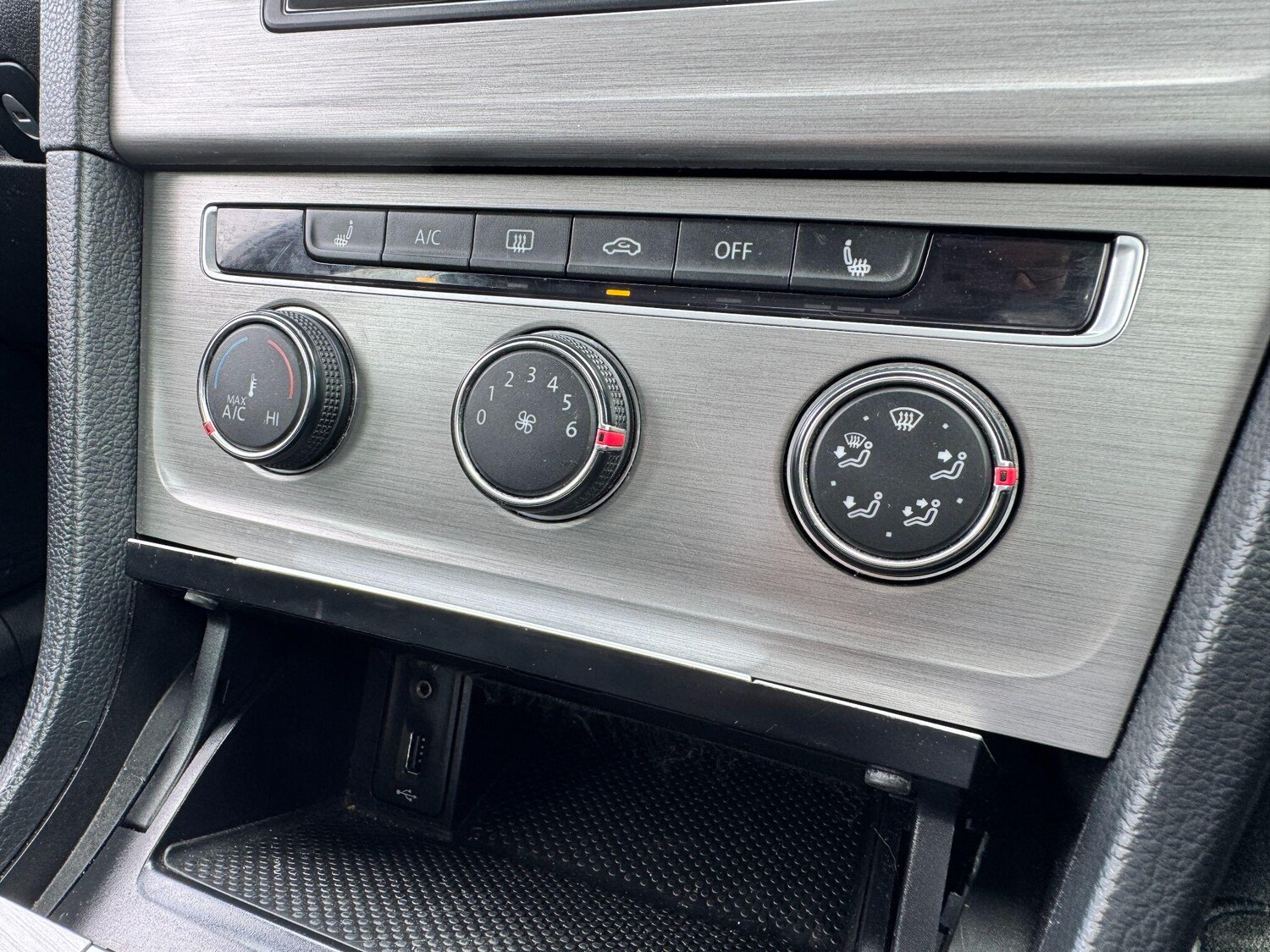 Used Volkswagen Golf 2016 for sale - 76610174: Photo 41