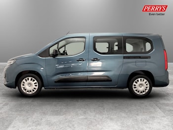 Used Vauxhall Combo Life 2025 for sale - 79352232: Photo