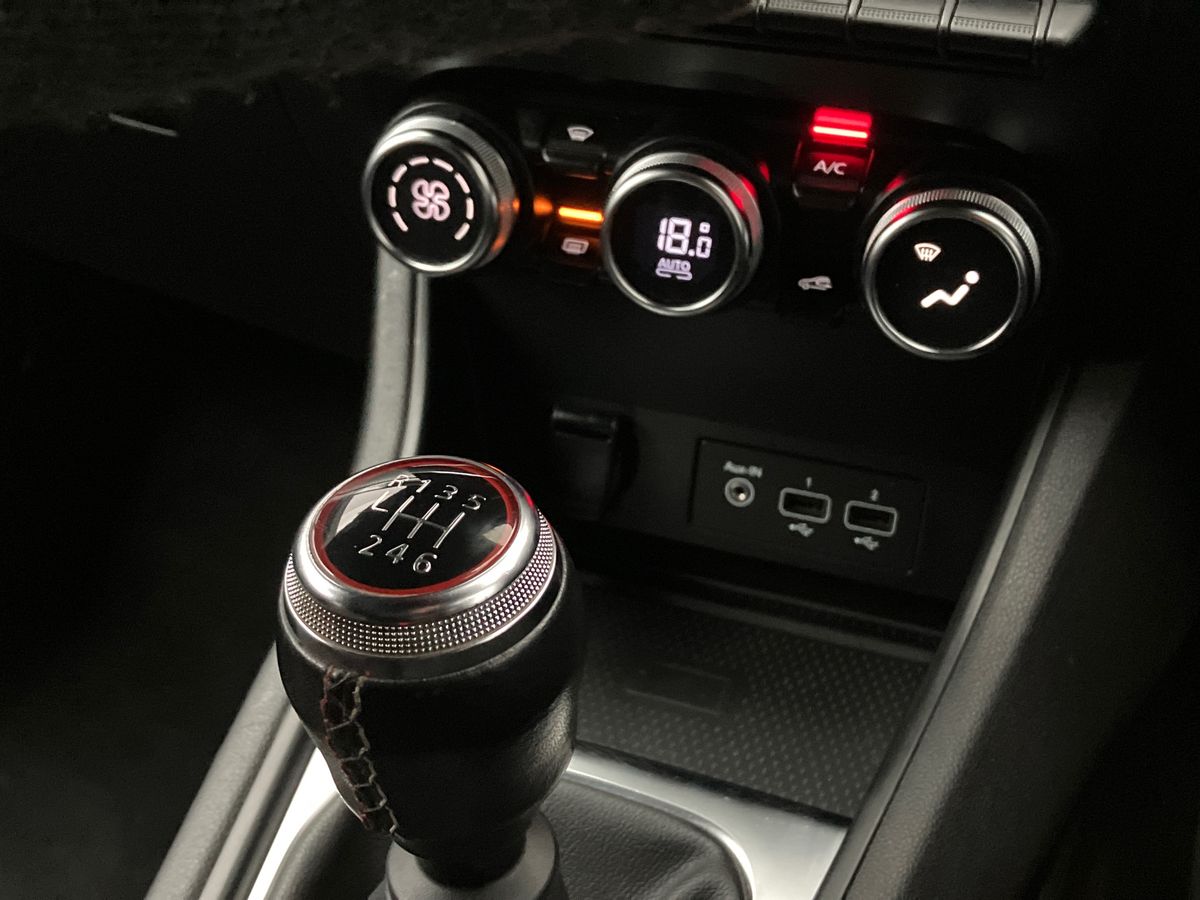 Used Renault Captur 2022 for sale - 77196000: Photo 35