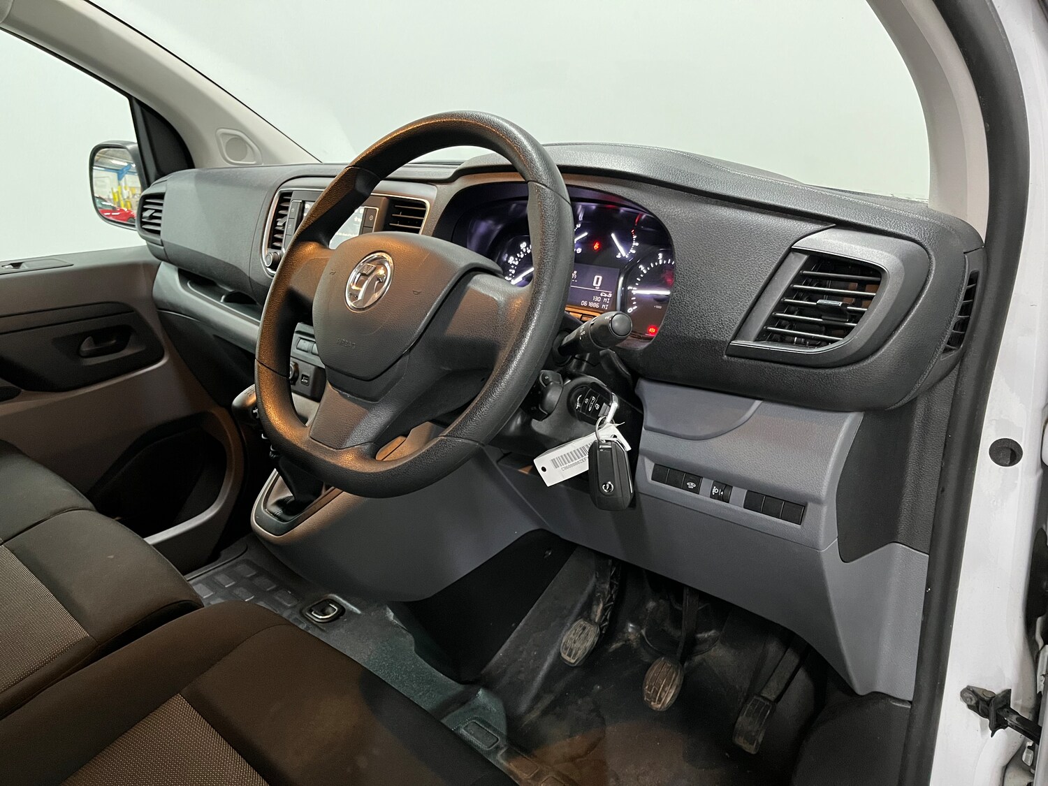 Used Vauxhall Vivaro 2023 for sale - 77432118: Photo 5