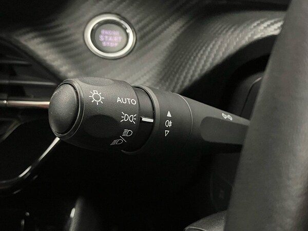 Used Peugeot 2008 2022 for sale - 76300446: Photo 36