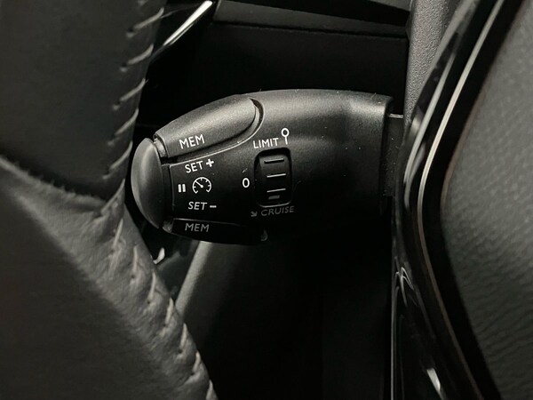 Used Peugeot 2008 2022 for sale - 76300446: Photo 37