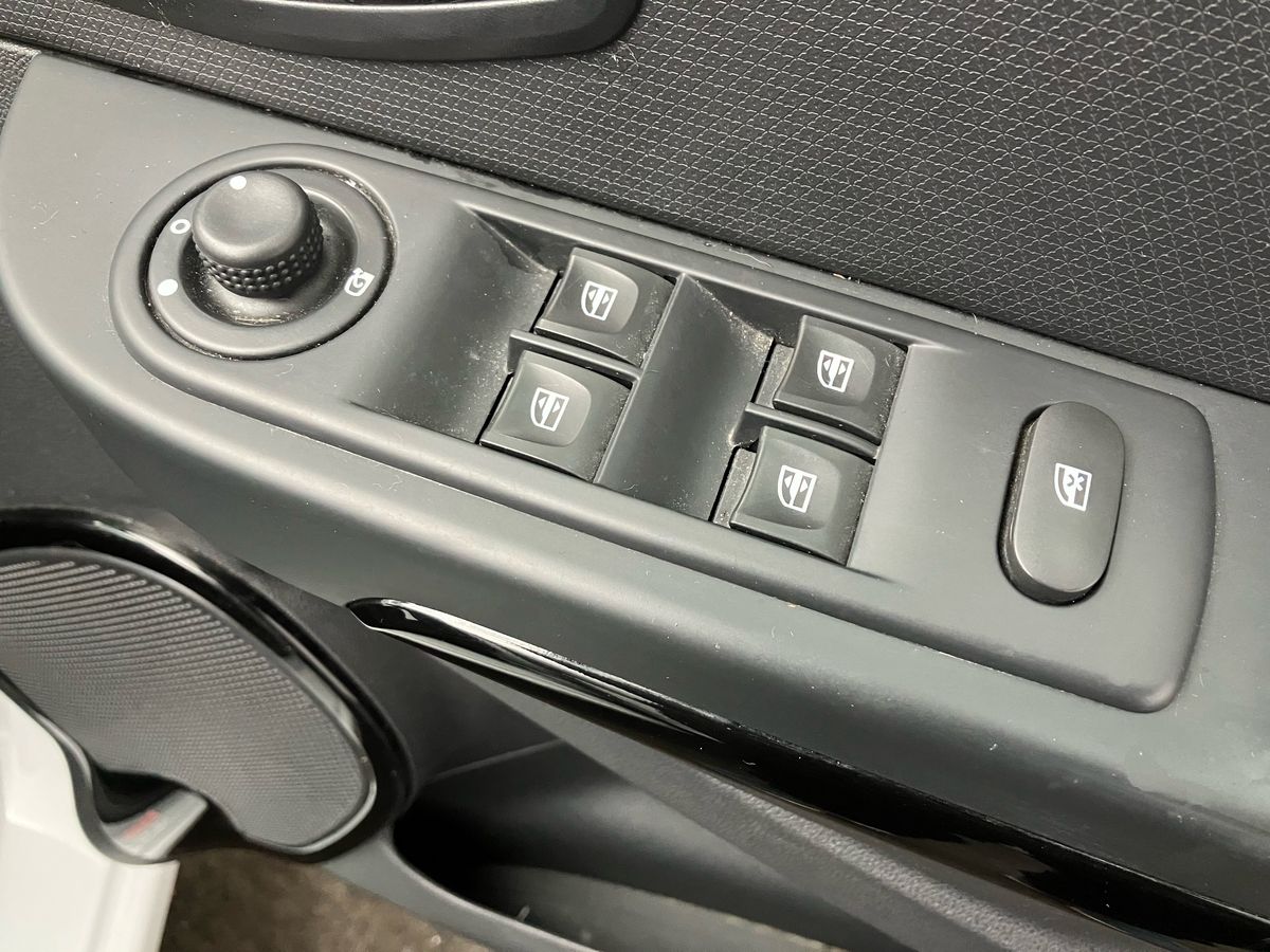 Used Renault Clio 2016 for sale - 76391983: Photo 18