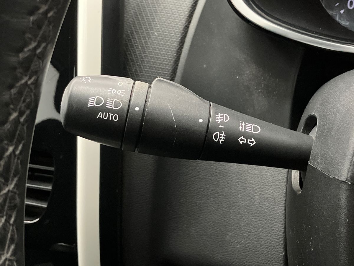 Used Renault Clio 2016 for sale - 76391983: Photo 35