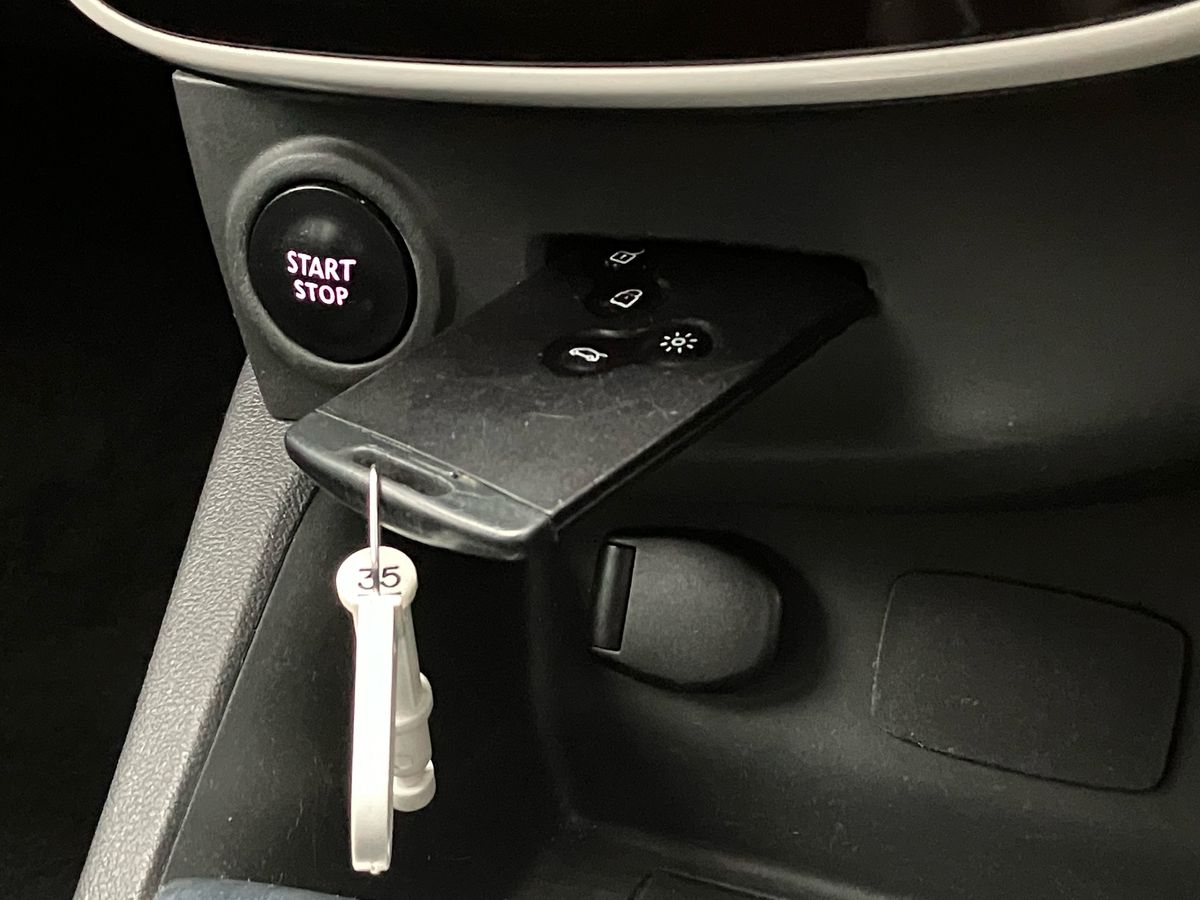 Used Renault Clio 2016 for sale - 76391983: Photo 37