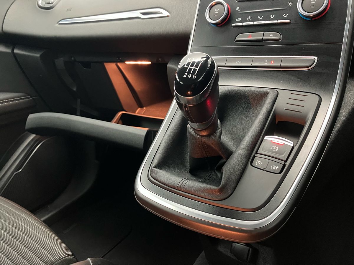 Used Renault Grand Scenic 2018 for sale - 76219992: Photo 17