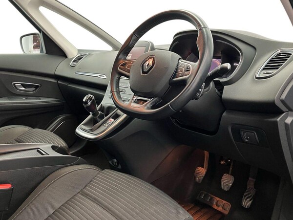 Used Renault Grand Scenic 2018 for sale - 76219992: Photo 9