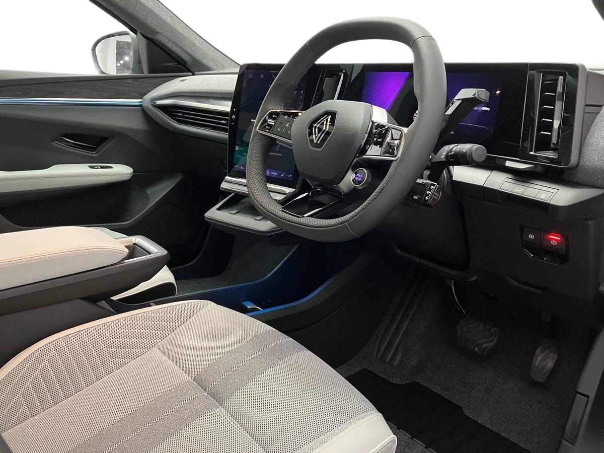 Used Renault Scenic E-Tech 2024 for sale - 77340856: Photo 8