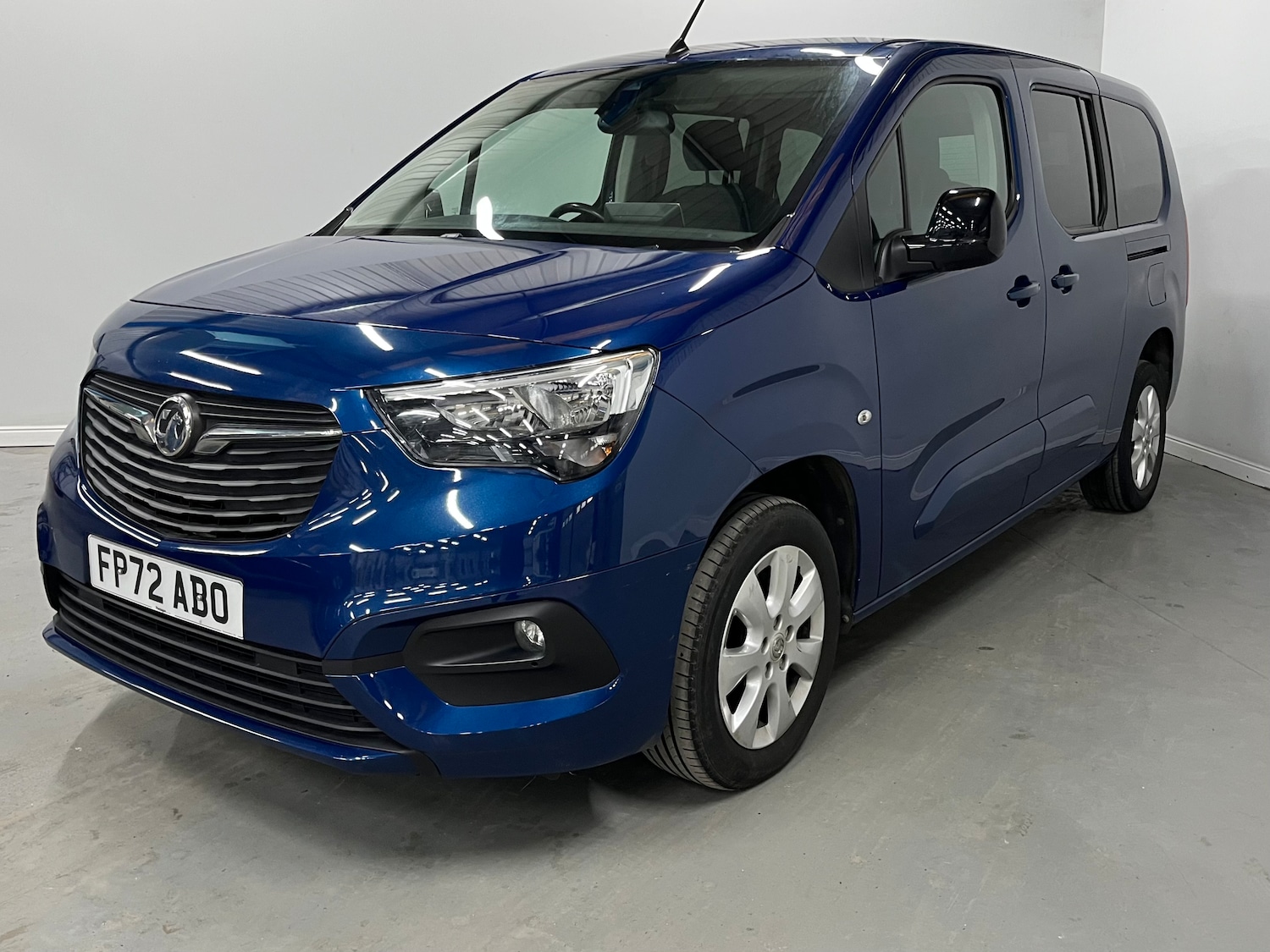 Used Vauxhall Combo Life 2022 for sale - 77350665: Photo 2