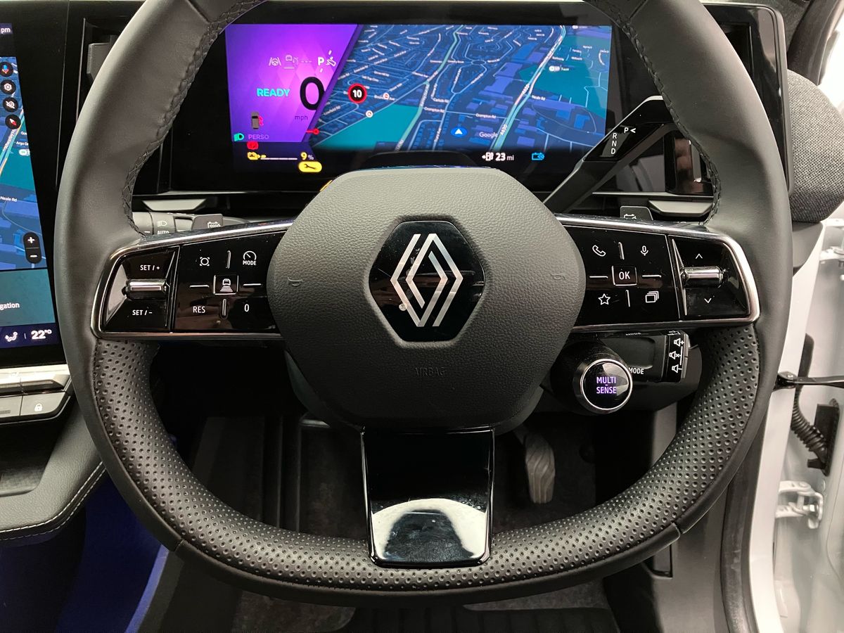 Used Renault Scenic E-Tech 2024 for sale - 76845593: Photo 30