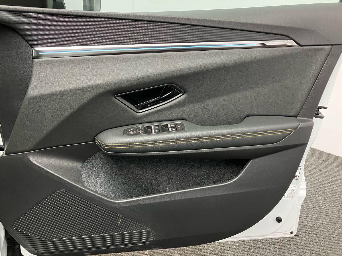 Used Renault Scenic E-Tech 2024 for sale - 76845593: Photo 31