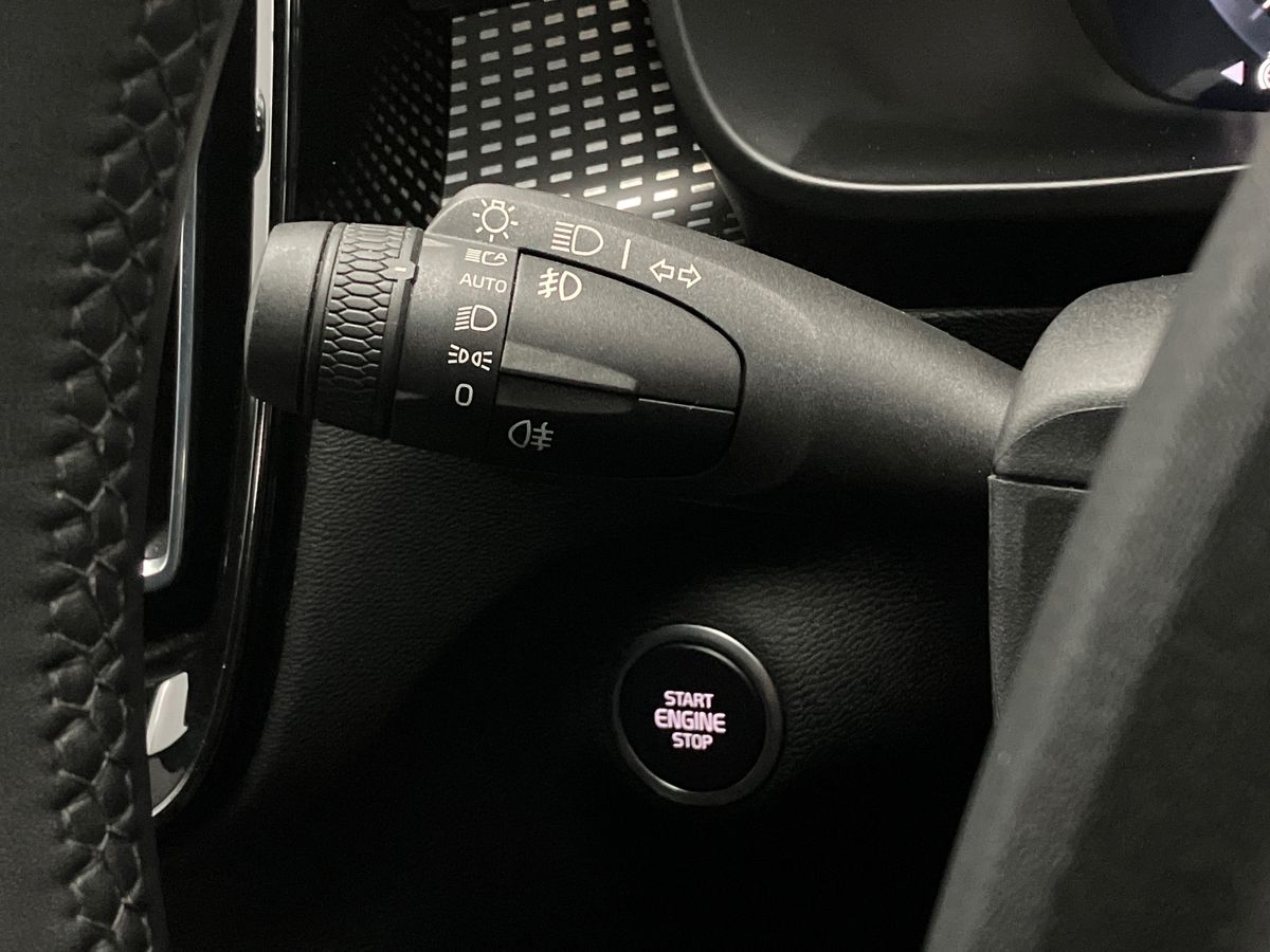 Used Volvo XC40 2021 for sale - 76905648: Photo 34