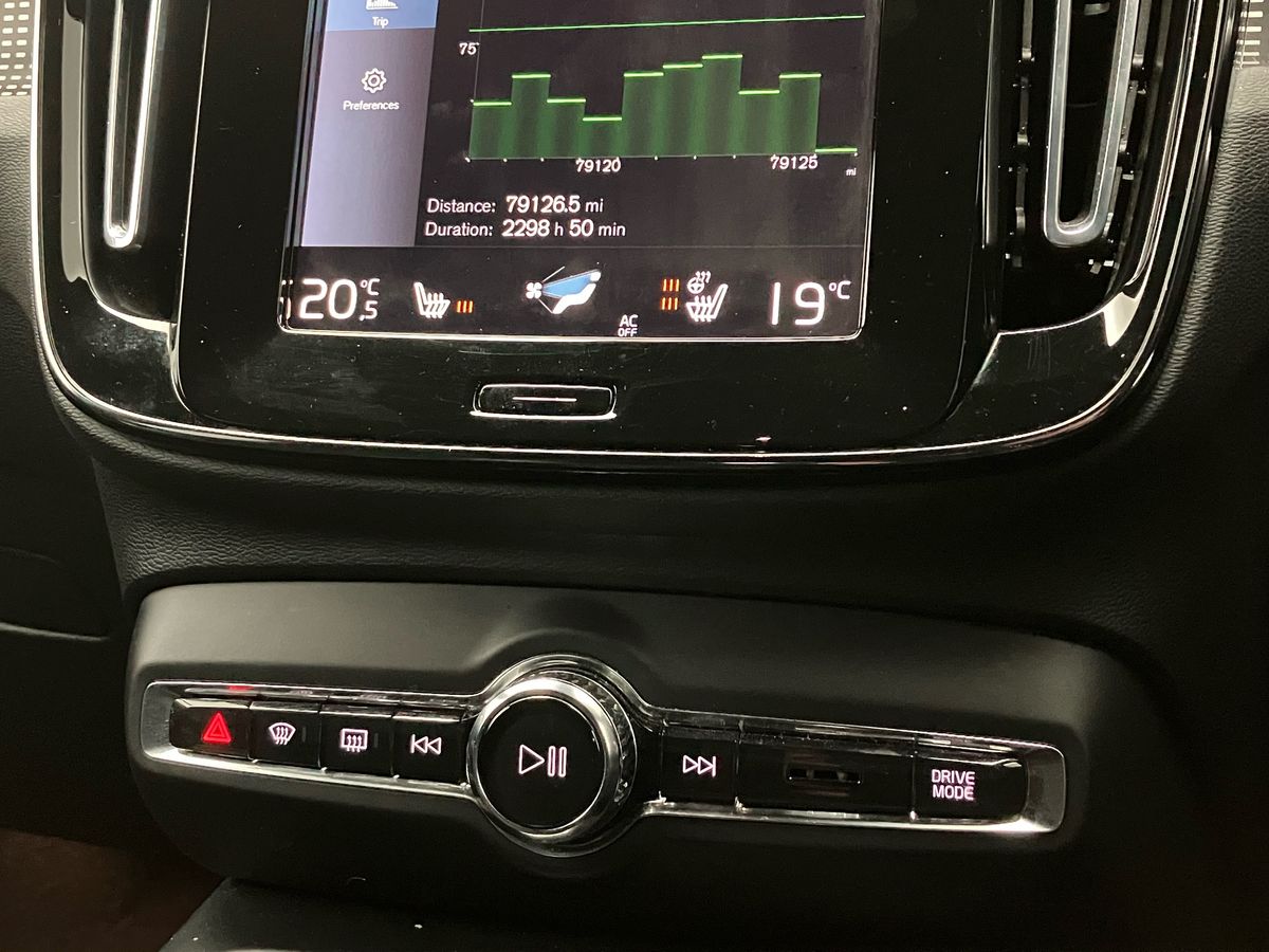 Used Volvo XC40 2021 for sale - 76905648: Photo 37