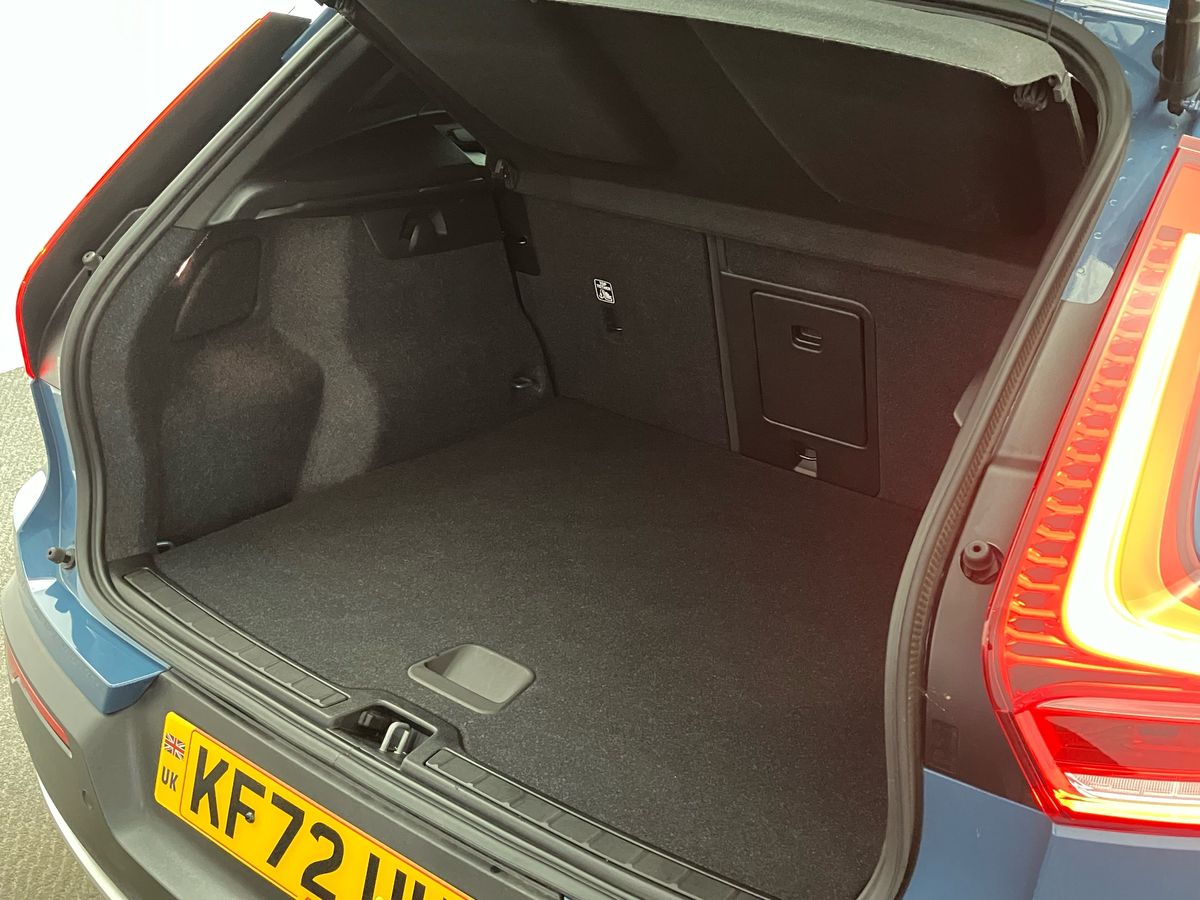 Used Volvo XC40 2022 for sale - 76669297: Photo 21