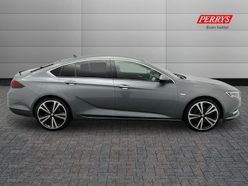 Used Vauxhall Insignia 2018 for sale - 76462210: Photo