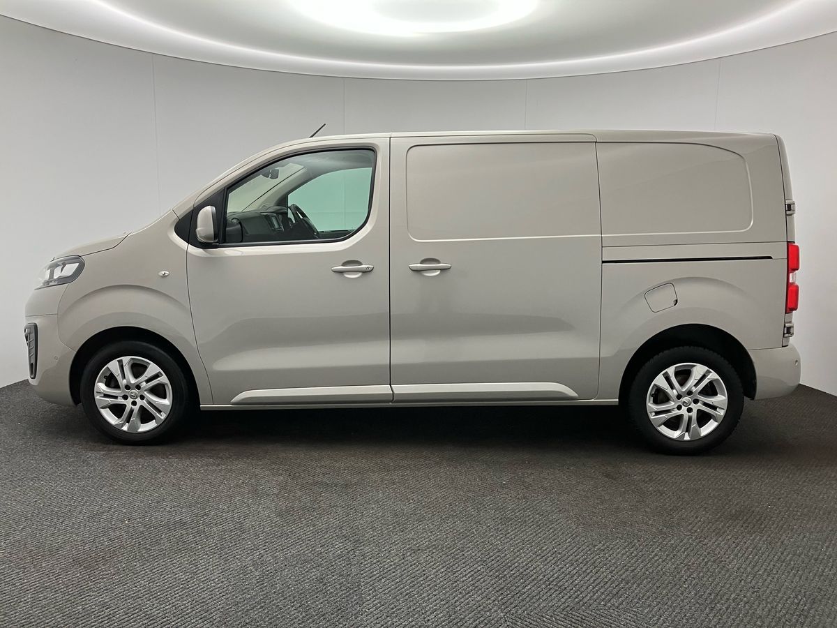 Used Vauxhall Vivaro 2020 for sale - 77113641: Photo 40