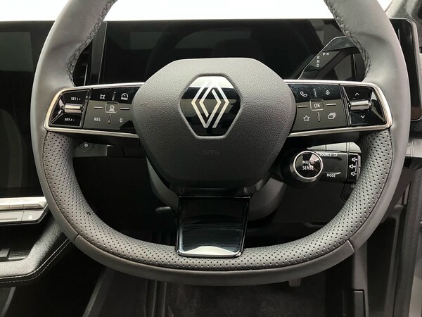 Used Renault Scenic E-Tech 2024 for sale - 76035315: Photo 36