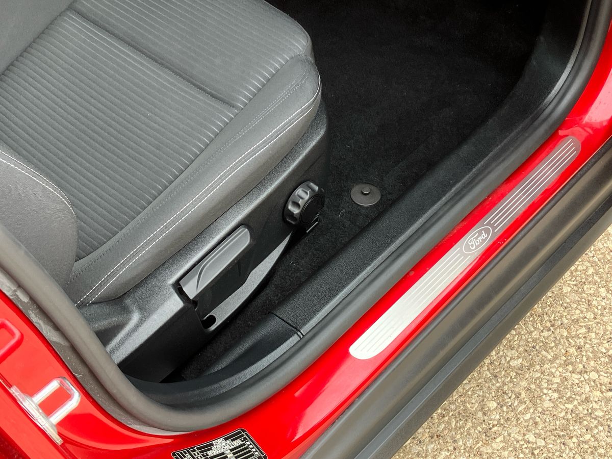 Used Ford Focus 2021 for sale - 76669292: Photo 31