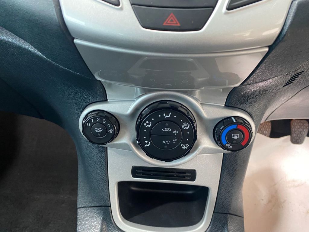Used Ford Fiesta 2012 for sale - 76569345: Photo 10