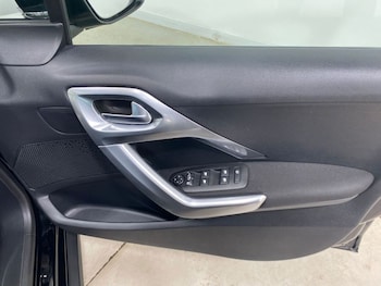 Used Peugeot 2008 2019 for sale - 75474130: Photo