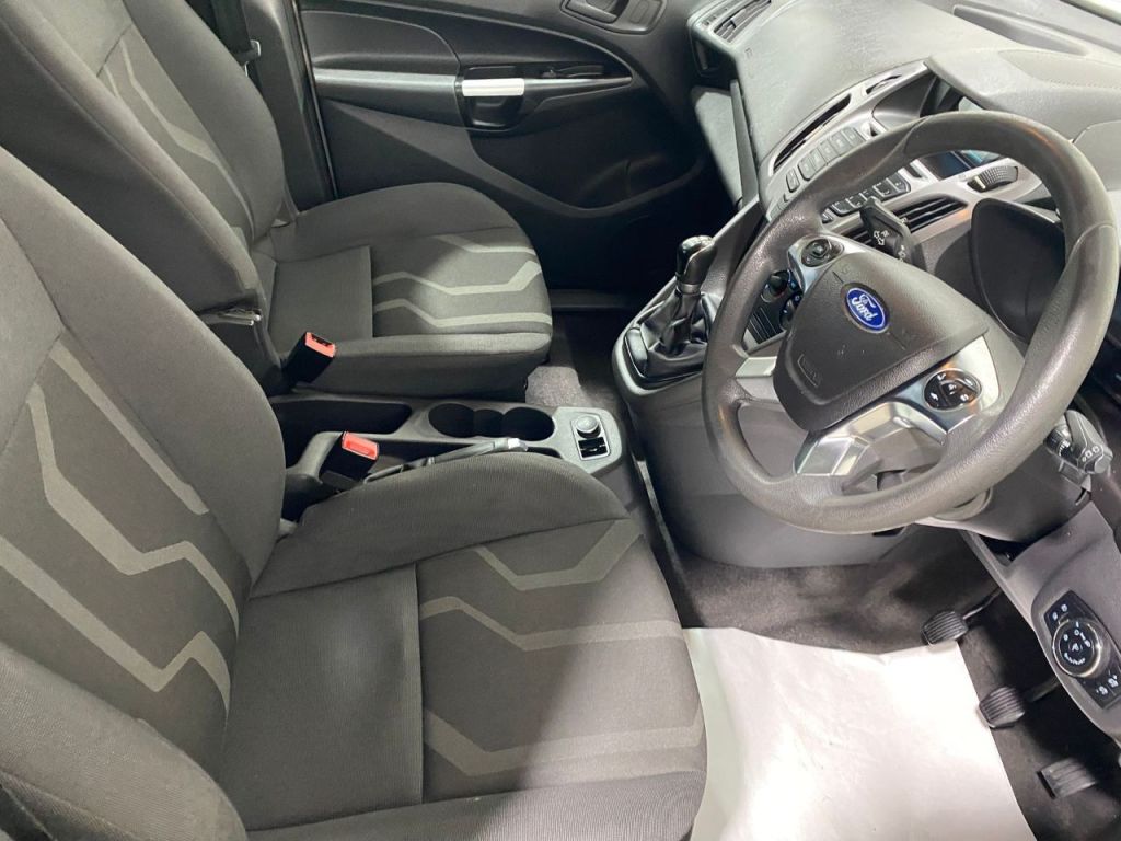 Used Ford Tourneo Connect 2017 for sale - 76449456: Photo 2