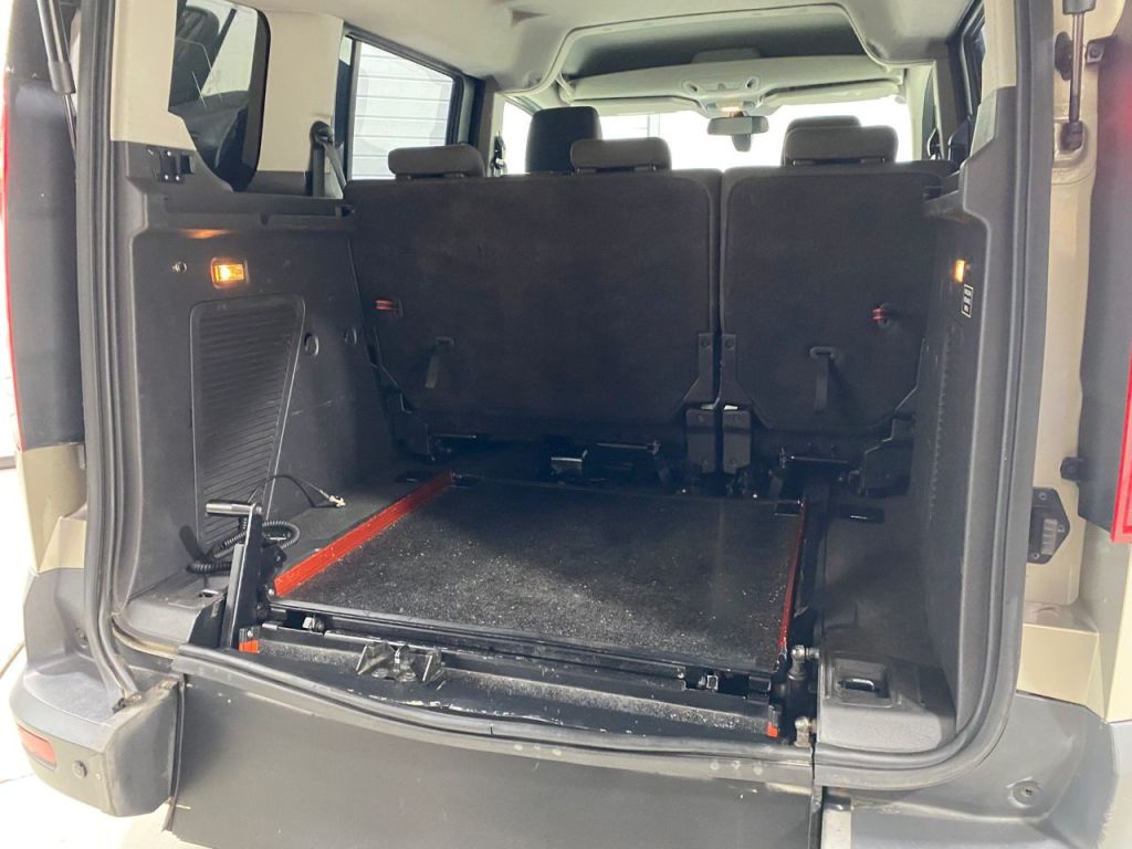 Used Ford Tourneo Connect 2017 for sale - 76449456: Photo 20