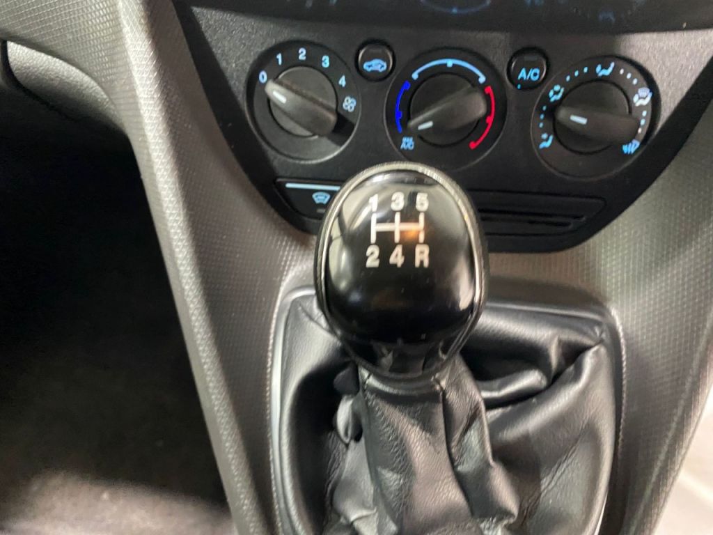 Used Ford Tourneo Connect 2017 for sale - 76449456: Photo 26
