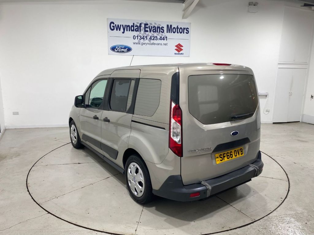 Used Ford Tourneo Connect 2017 for sale - 76449456: Photo 3