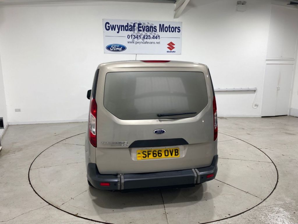 Used Ford Tourneo Connect 2017 for sale - 76449456: Photo 5