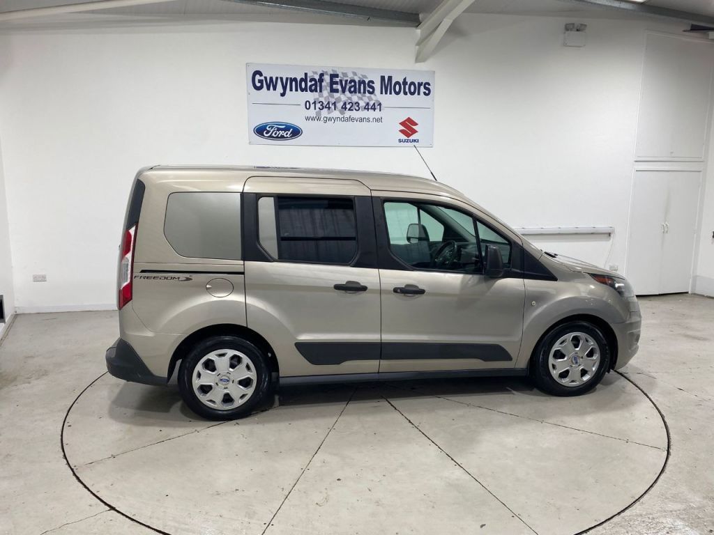 Used Ford Tourneo Connect 2017 for sale - 76449456: Photo 9