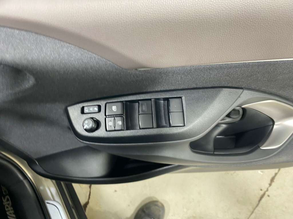 Used Toyota Yaris Cross 2024 for sale - 76863140: Photo 21