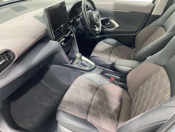 Used Toyota Yaris Cross 2024 for sale - 76863140: Photo