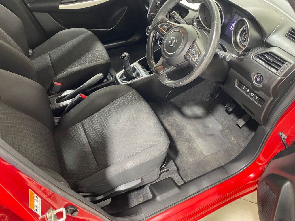 Used Suzuki Swift 2018 for sale - 76798609: Photo 2