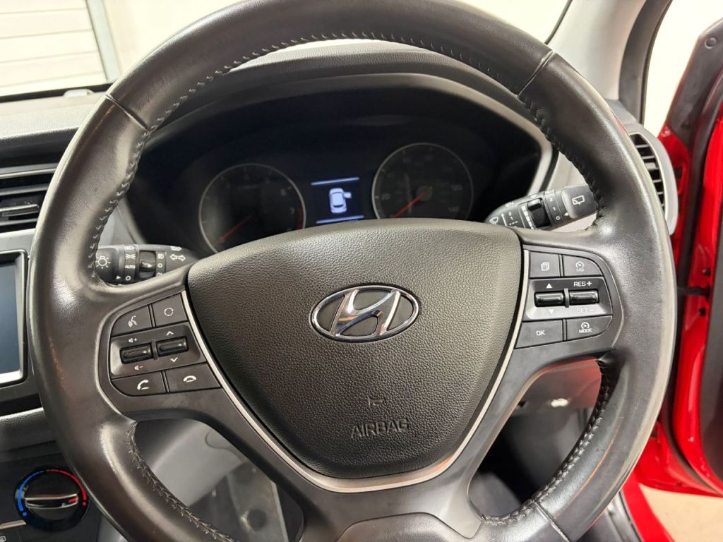Used Hyundai i20 2018 for sale - 77245358: Photo 25