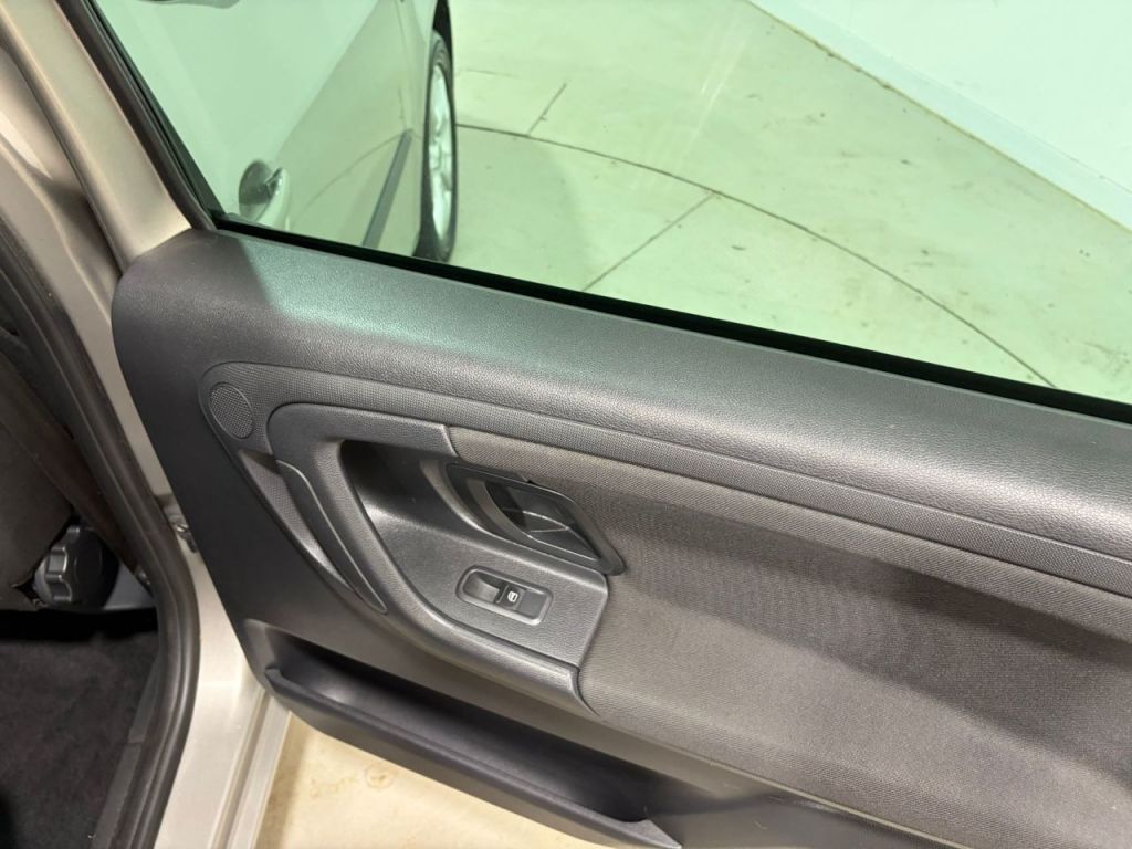 Used Skoda Roomster 2012 for sale - 77171483: Photo 16