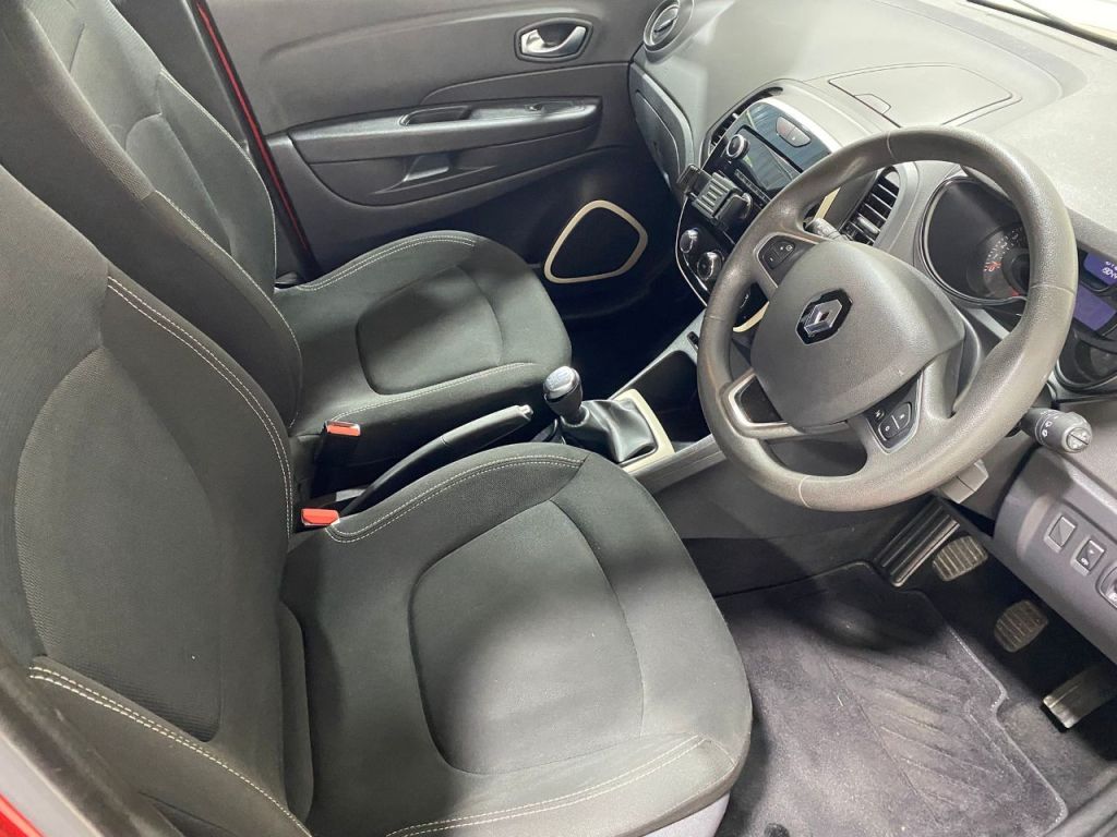 Used Renault Captur 2018 for sale - 76922737: Photo 2