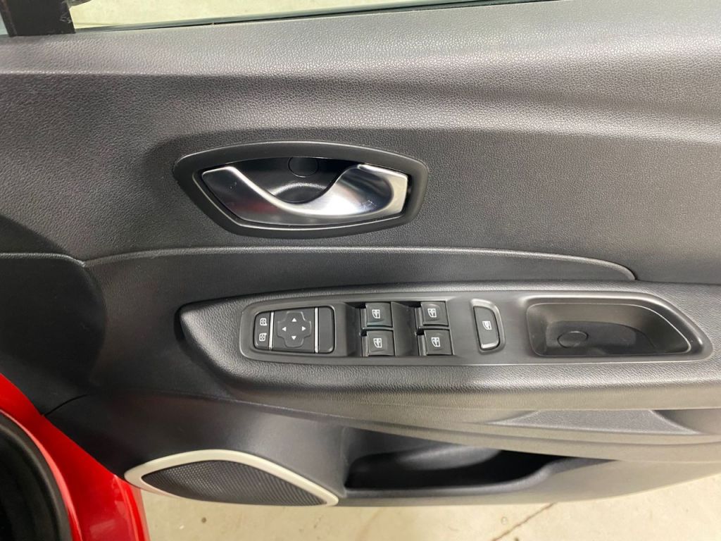 Used Renault Captur 2018 for sale - 76922737: Photo 4