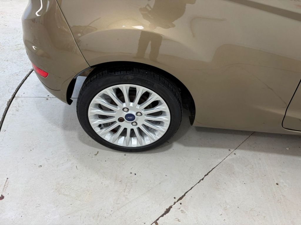 Used Ford Fiesta 2012 for sale - 77937180: Photo 21