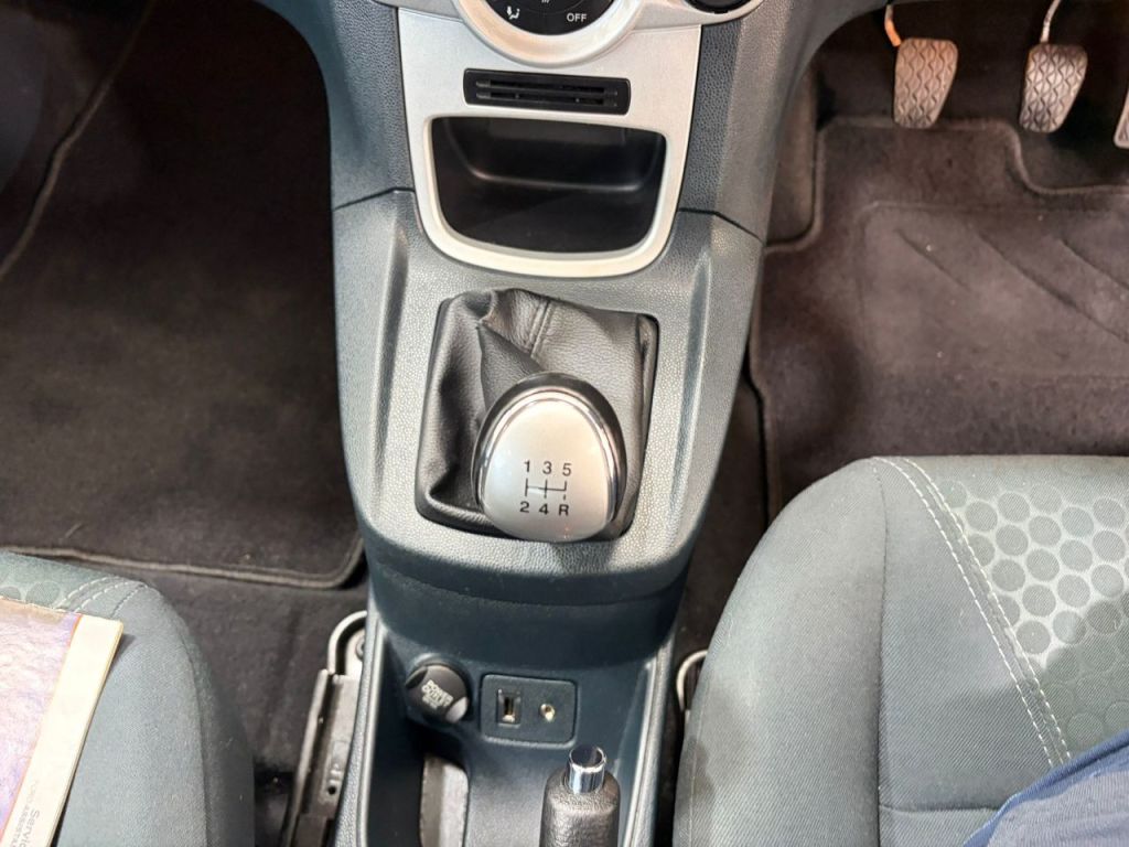 Used Ford Fiesta 2012 for sale - 77937180: Photo 4