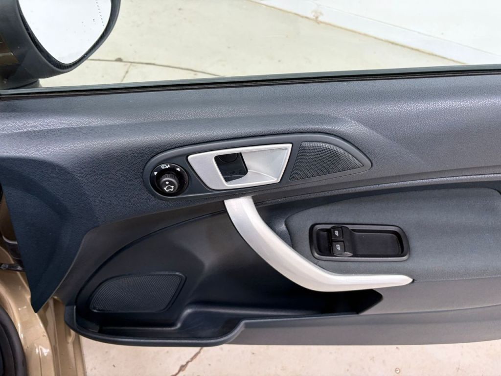 Used Ford Fiesta 2012 for sale - 77937180: Photo 8